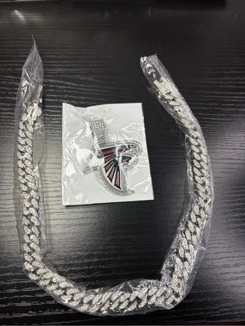 New! Silver Tone Cuban Link Chain Necklace with Atlanta Falcons Pendant